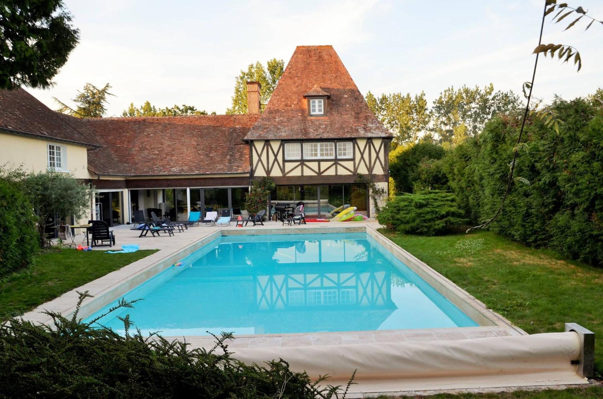 Appartement A La Campagne Avec Piscine Durtal Exterior photo